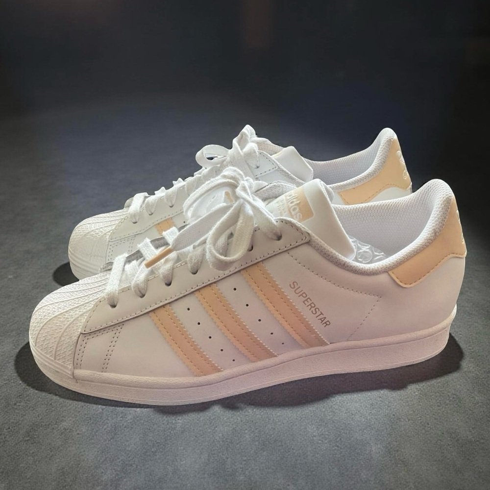 ADIDAS SUPERSTAR WHITE AND PEACH  SHELL TOE SNEAKERS WOMANS SZ 8.5 MENS SZ 7